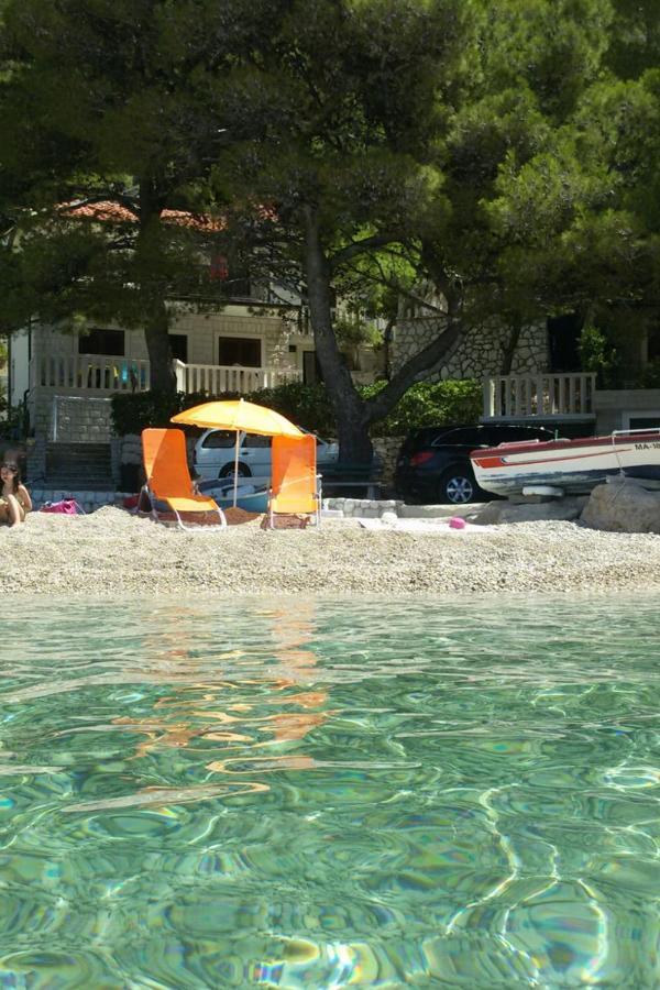 Apartments By The Sea Brela, Makarska - 11821 Экстерьер фото